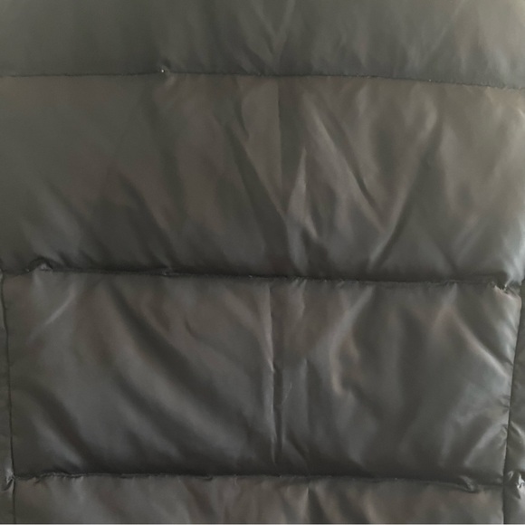 Joe Fresh Duck Down and Feather Puffer Vest Size Small in Black Nylon - Picture 9 of 9